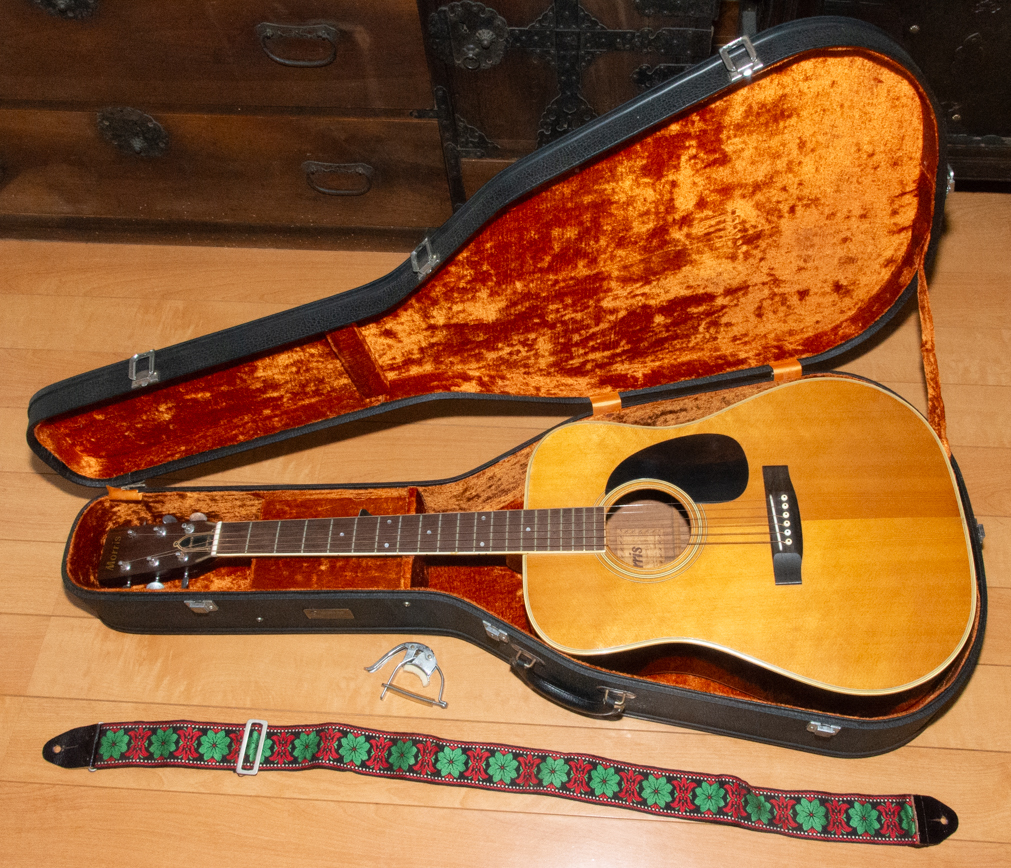 Morris W20 1973  жесткий   чехол  прилагается ...  комплектующие  есть    Morris   акустическая гитара  ...