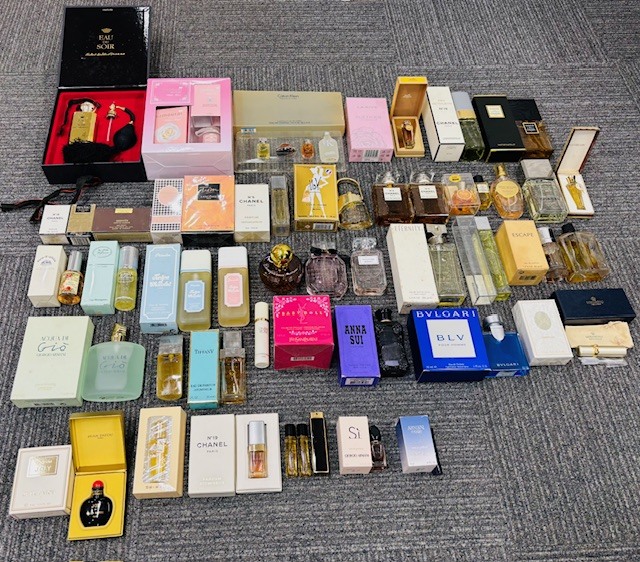 ●【〜2.7...】 CHANEL CHANEL  　Dior  Dior 　HERMES  Hermes  BVLGARI  Болгария ...　  и тд. 　 духи 　    разные