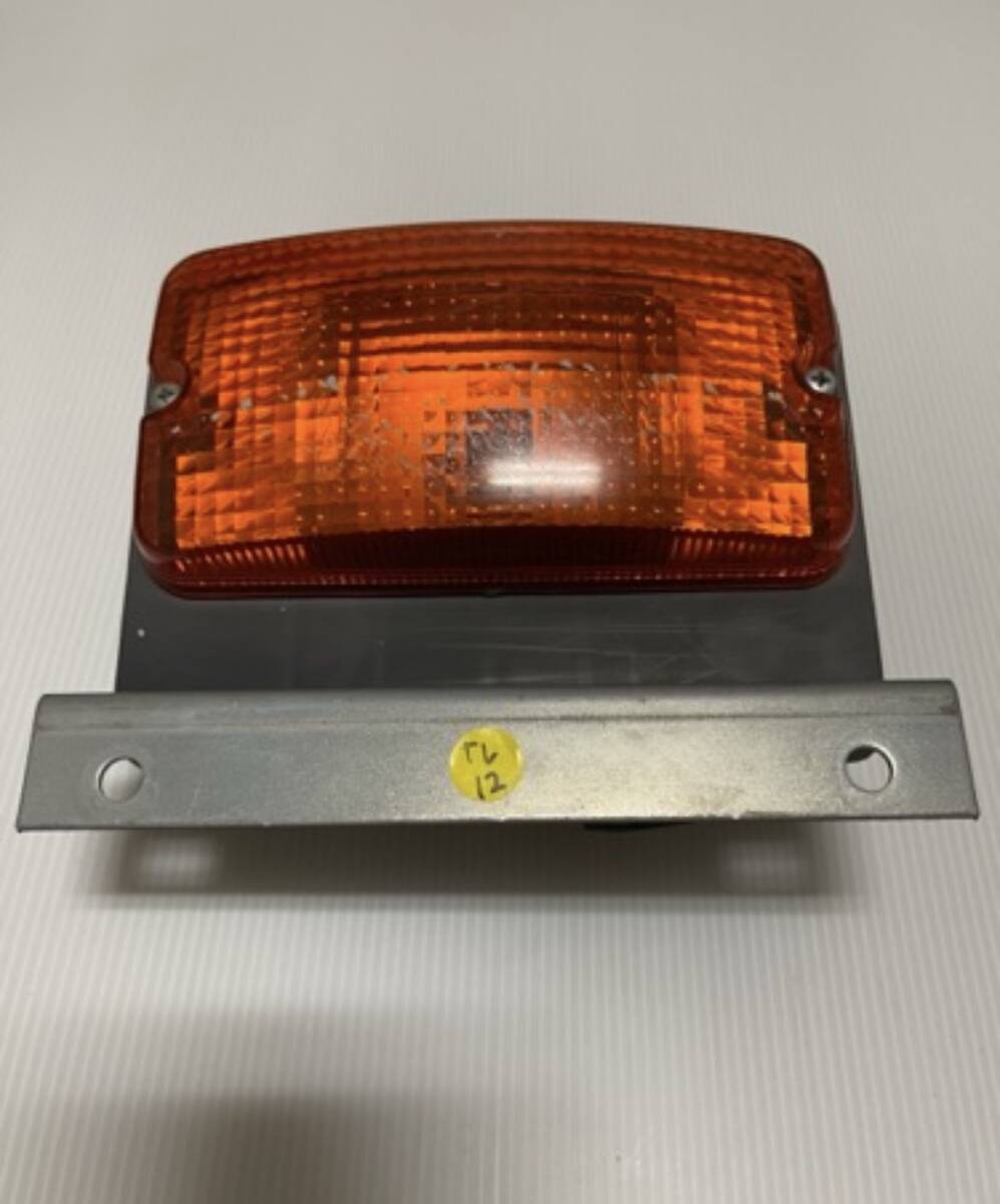 ... ISUZU IKY 5113 JAPAN  бок   поворотник  ... лампа  ... между ...  бок   поворотник   light    truck   жёлтый 26-TL12