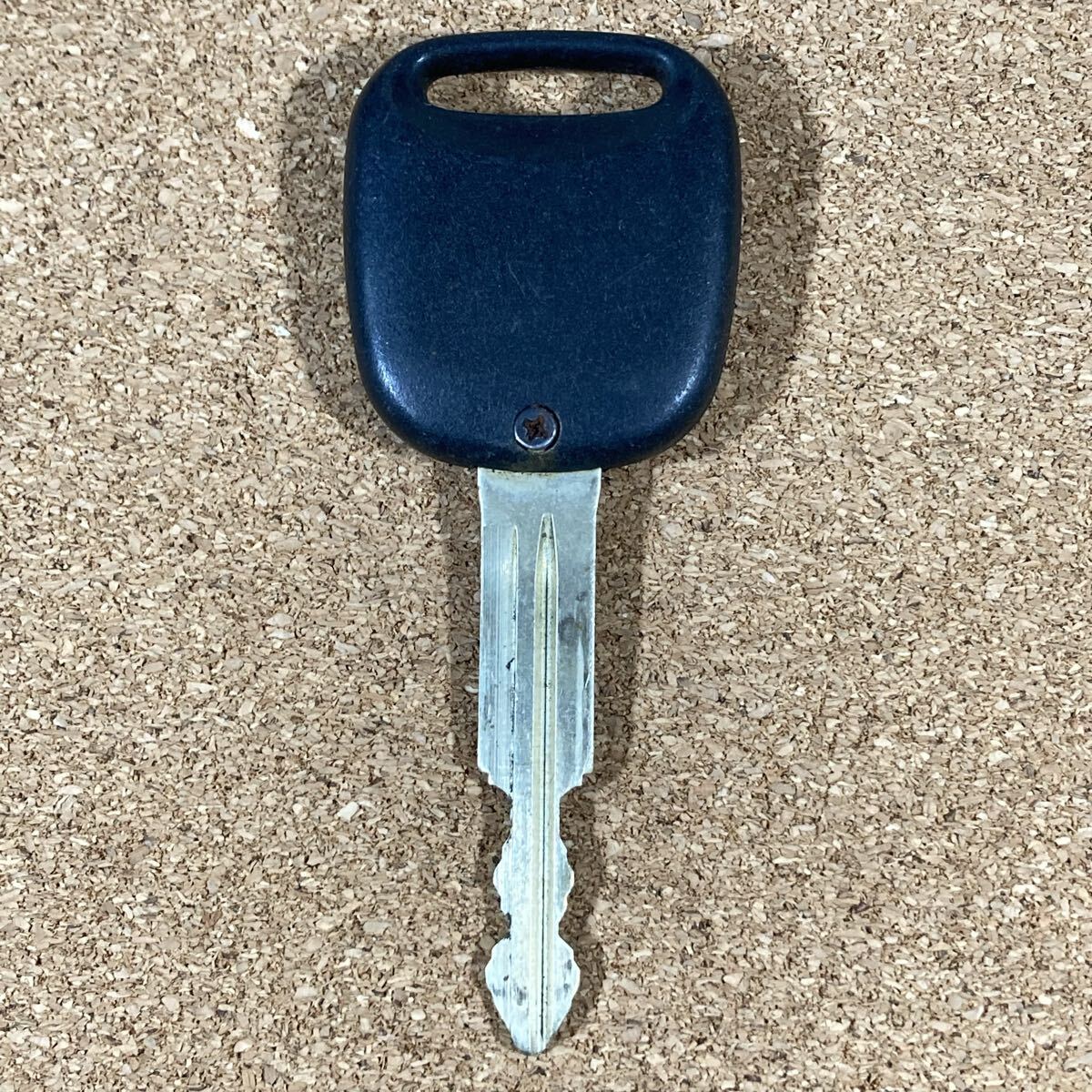 стоимость доставки включена    Daihatsu  оригинальный  L880K ... ручка   L700S ... ... ... ... ...  белый ... пластинка  2 кнопка   смарт-ключ    ключ ...  ключ  SKR232A