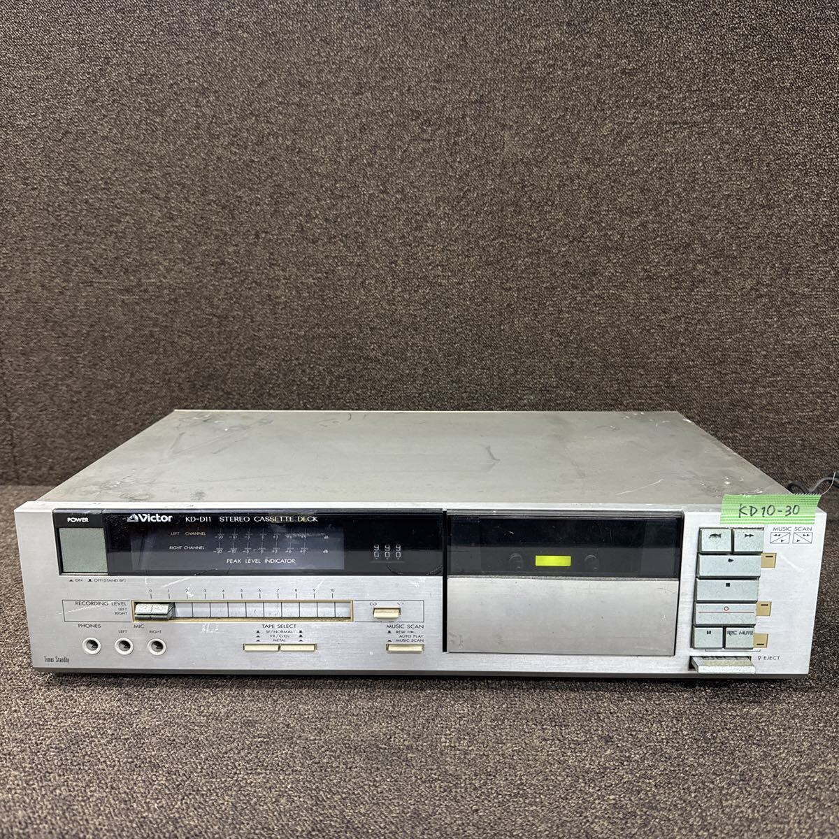 KD10-30  очень дешево   кассетная дека  Victor KD-D11 STEREO CASSETTE DECK  простой  проверено на работоспособность   подержанный товар  товар в состоянии "как есть"