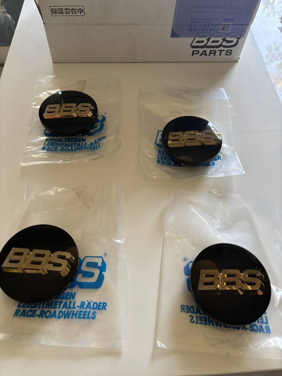 BBS  центральные колпачки   черный / золотой  70mm кольцо   идет в комплекте   подлинный товар    б/у