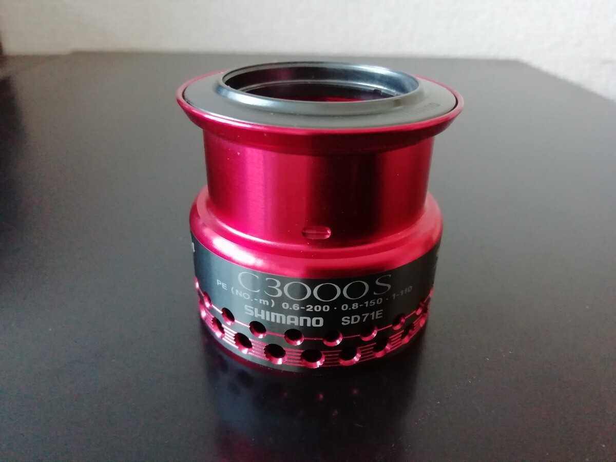 товар в хорошем состоянии  SHIMANO 10...CI4 C3000S  оригинальный  шпуля   simano