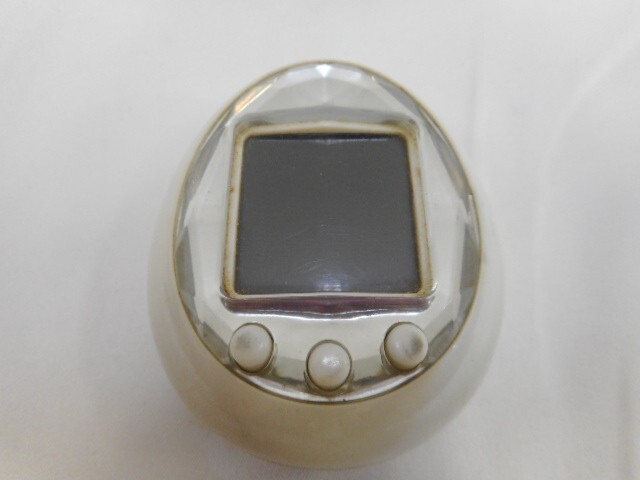 33 ...60... 0707UG13  Bandai Tamagotchi id  белый   нерабочий товар