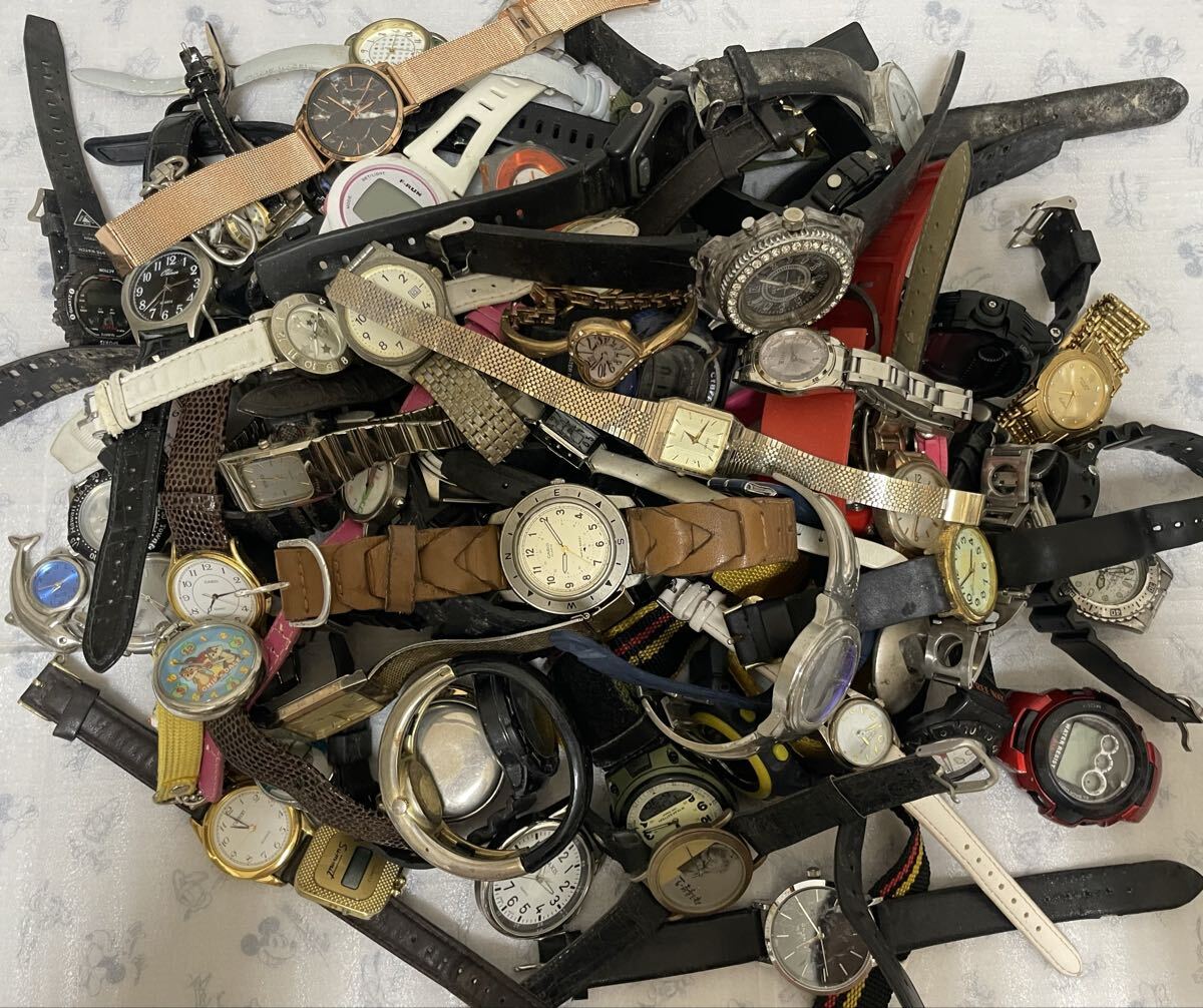 наручные часы  70 шт.   SEIKO CITIZEN Casio  другие  часы   брэнд   продажа    большое количество   вместе   на работоспособность не проверялось  товар  .