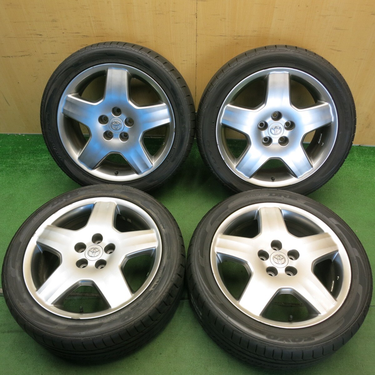 большой остаток протектора  ！9...◎ Toyota  30  Celsior   оригинальный  245/45R18 ... DRB 18 дюймов  PCD114.3/5H◎6070504HA...