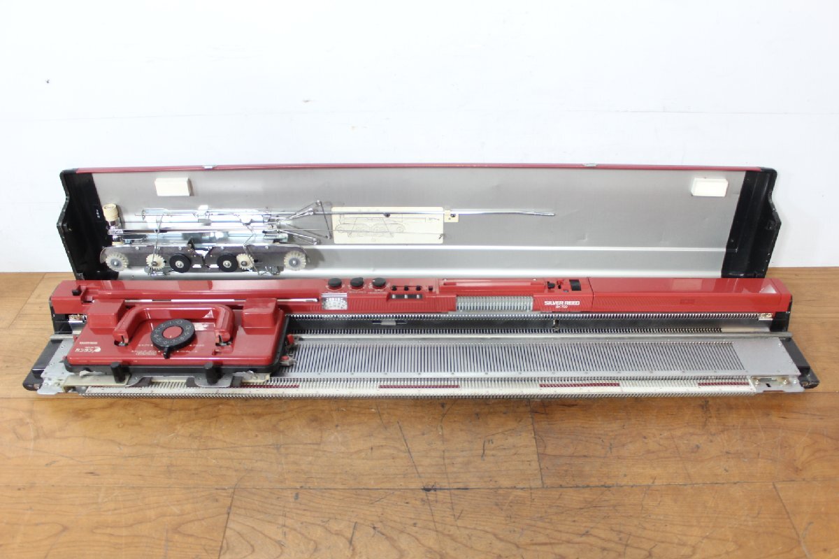 ☆【3H0204-12】 SILVER REED  SILVER REED  вязальная машинка  SK 700 PUNCH CARD  просто  70  продаю как нерабочий