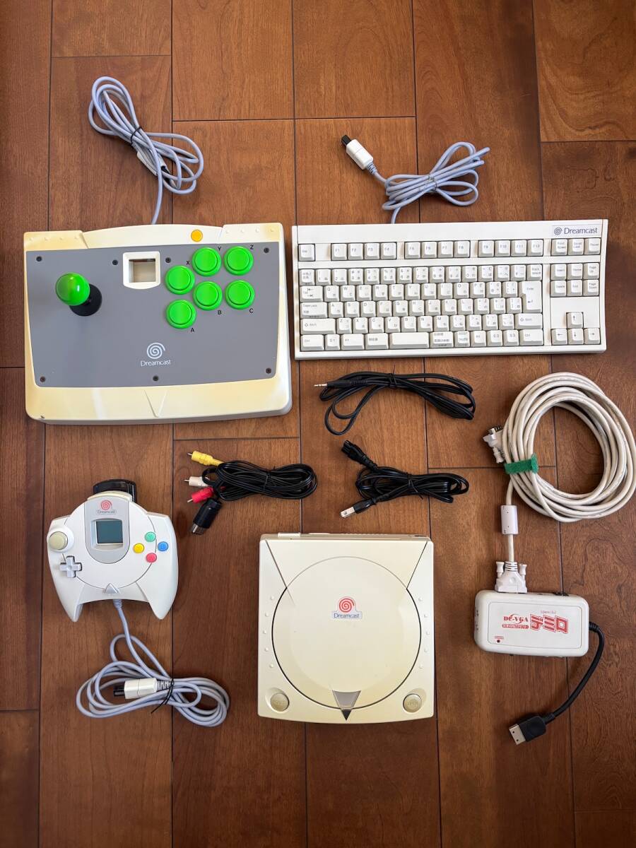 SEGA Dreamcast  Dreamcast   комплект   сам товар   контроллер  ... ручка   клавиатура  DC-VGA тех. вывод  адаптер  ...★10  йен  старт