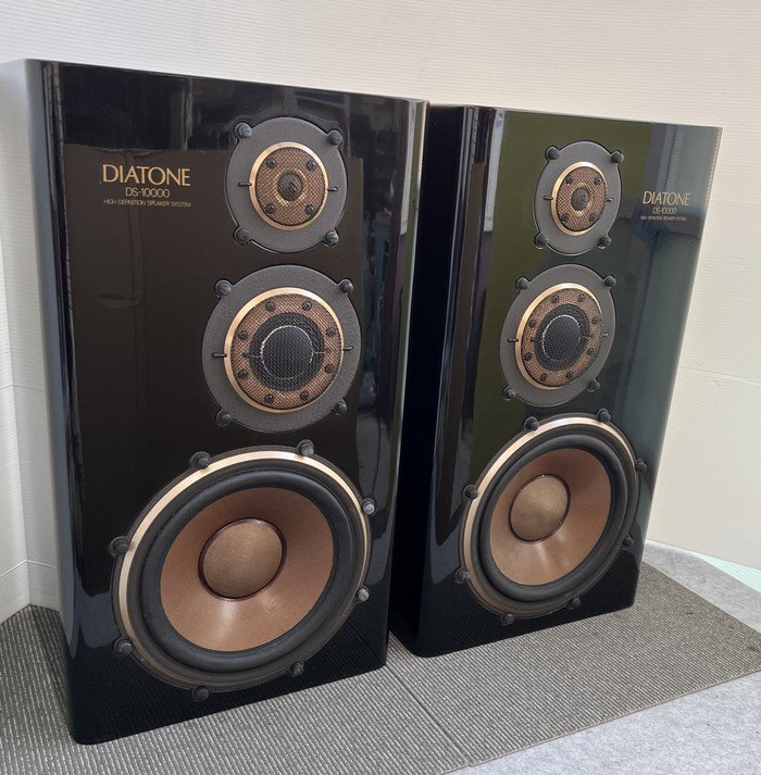 ☆ редко встречающийся 【 Diatone   / DIATONE 3 способ  *  3 динамик  плотно закрывающийся  метод  *   полочного типа  DS-10000 】198 5 лет   в настоящее время  700,000  йен 2 подставка   Q11222