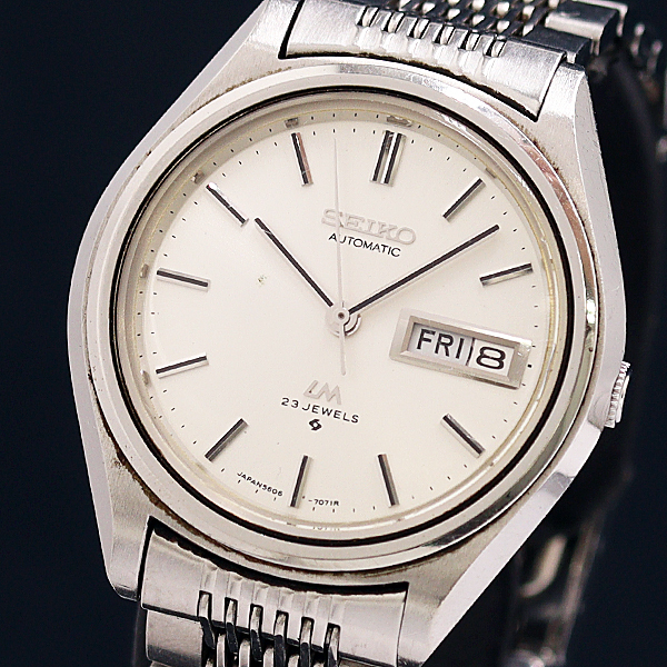 1  йен   Seiko   ... 5606-7071 AT/ автоматически   книги  23 камень   день   день  ...   серебристый  циферблат   мужские наручные часы   7910100 7APT IGW