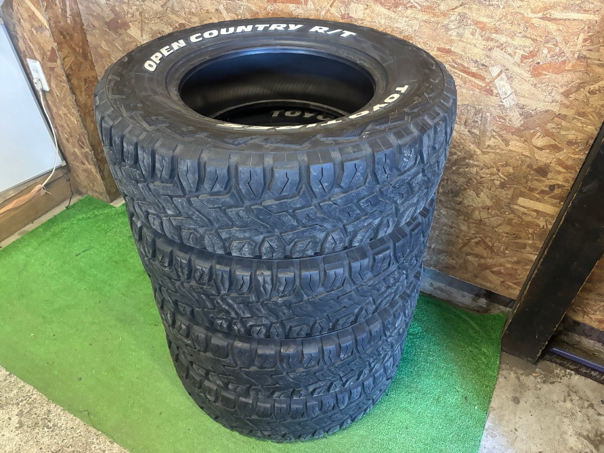 235/70R16 TOYO TIRES OPEN COUNTRY R/T 20 2009 год  пр-во    глубина протектора   белый ... ... шина   лето  шина   4 штуки  комплект   K24