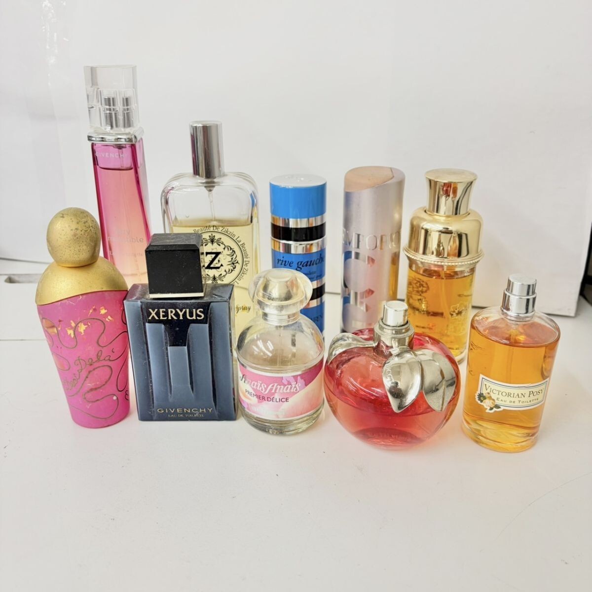 M100-■ ▲  женский   духи   комната  спрей   10 предметов в наборе   Givenchy   Yves Saint Laurent ... полиэстр ...   и тд.  IJ