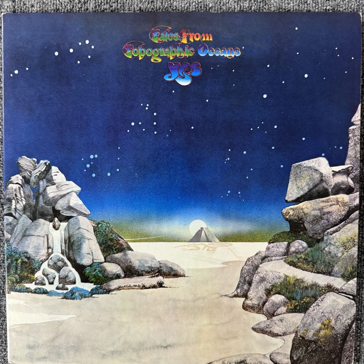 красивый  пластинка X1/Yes ... Tales From Topographic Oceans  море  ... форма ...    вещь ... P-5128A/ пластинка /record/LP