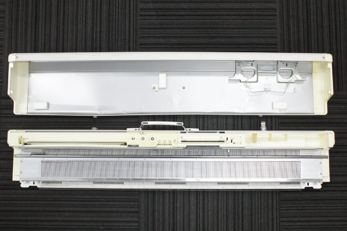 ☆【2H0408-19】 SILVER REED  SILVER REED  вязальная машинка   вязальная машинка  SK700N  просто  70  продаю как нерабочий