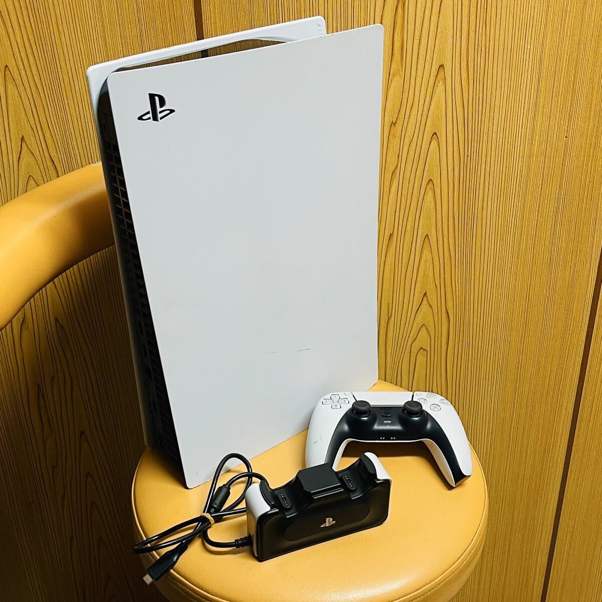 SONY PlayStation5 PS5 ... Station  5 CFI-1200A  сам товар   только   проверено на работоспособность   контроллер  идет в комплекте