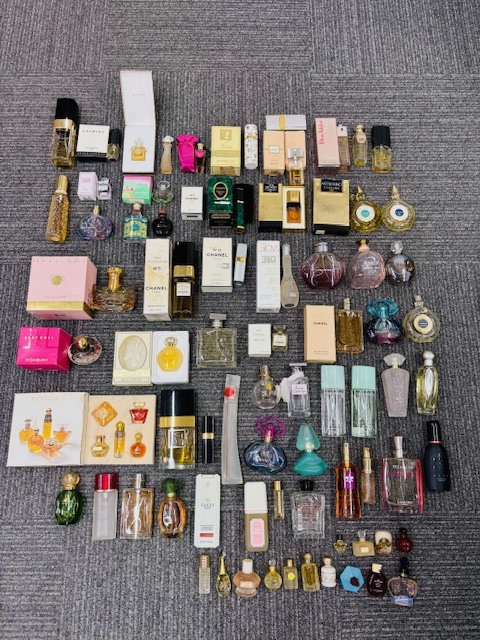 ●【〜2.13...】 CHANEL CHANEL  　Dior  Dior 　HERMES  Hermes  BVLGARI  Болгария ... NINARICCI  NINA RICCI    и тд. 　 духи 　    разные