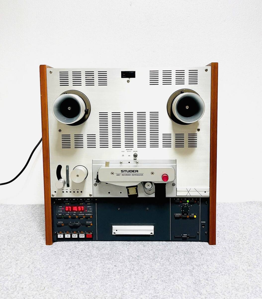 ... STUDER A807  катушечный   магнитофон   . ( редко встречающийся ) ( работоспособность   в хорошем состоянии ) .