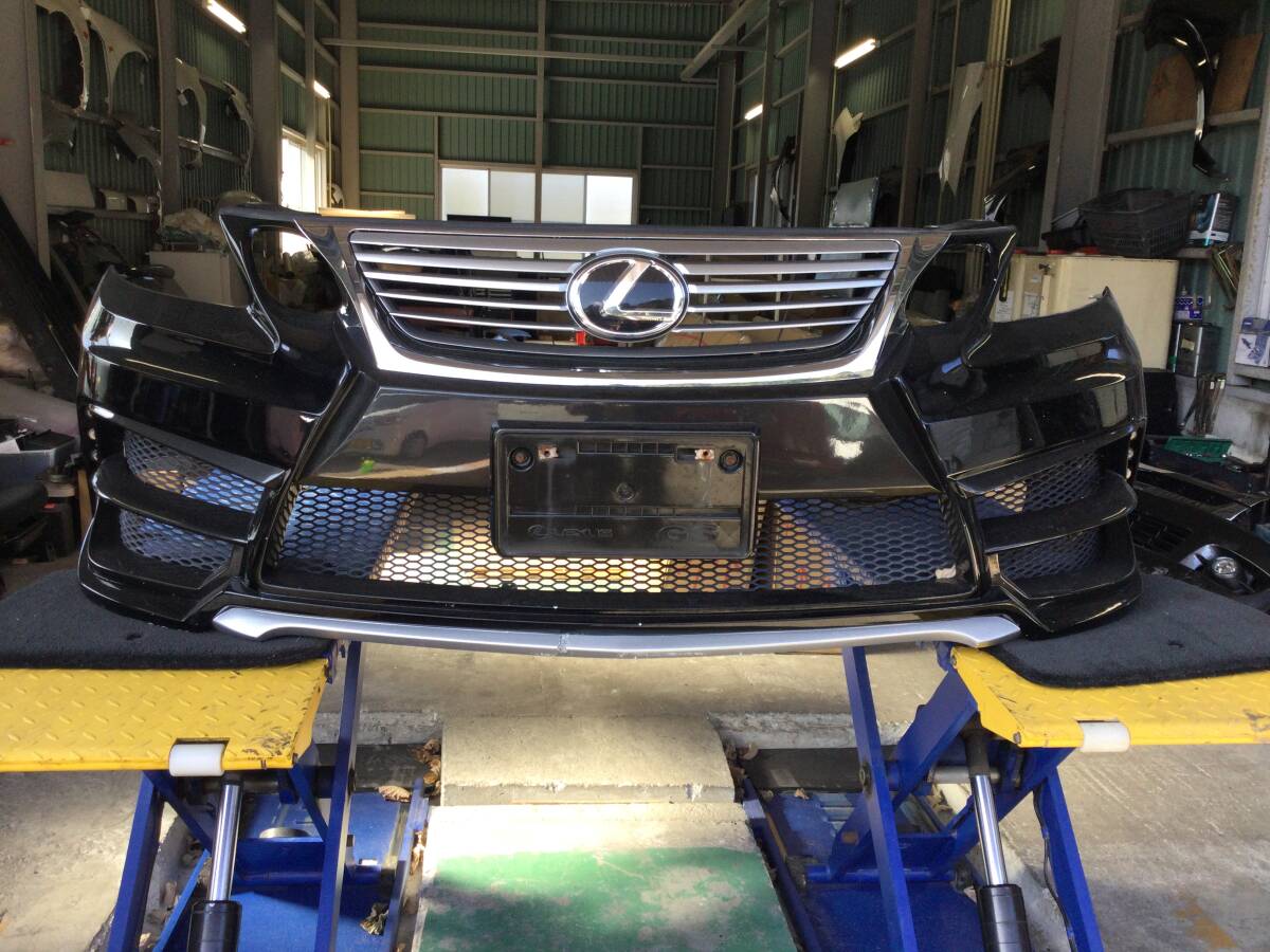 Lexus 　GS350　GRS191　 до рестайлинга 　 передний  бампер 　JOB　DESIGN　 царапины  есть 　 трещина  есть 　 повреждение  есть 　212