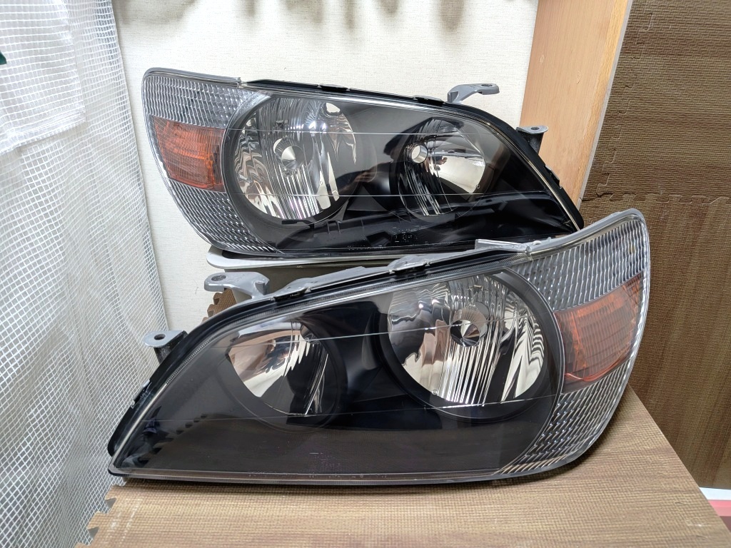 товар в хорошем состоянии   настоящий  ... подъём   оригинальный  OP  черный  TOYOTA SXE10 GXE10  Toyota   altezza    до рестайлинга   галоген    левый  правый    Фары  KOITO 53-1 ①