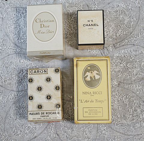 духи  различный   Christian  Dior  CHANEL  No5 и т.д. ４ шт.