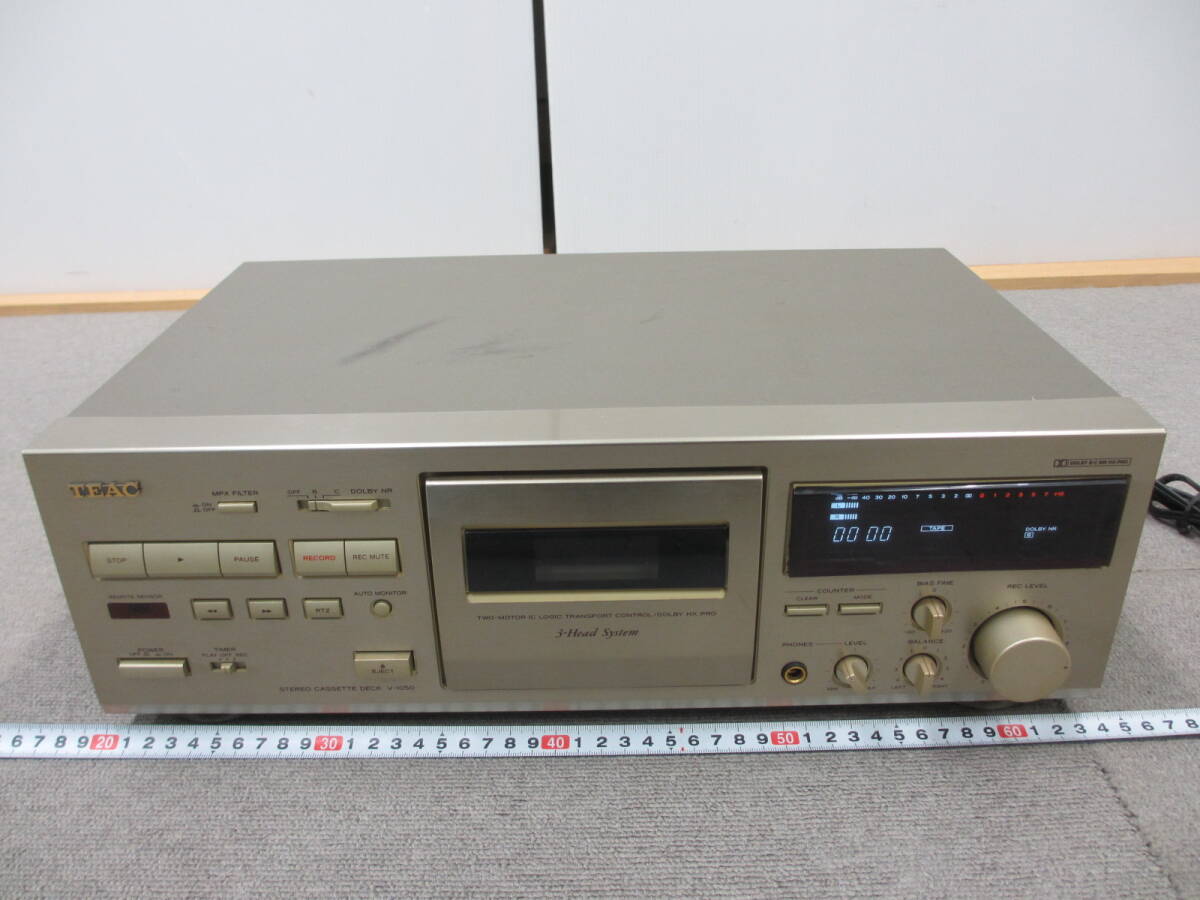 K129【4-13】★ TEAC  TEAC   стерео  кассетная дека  V-1050  включение питания OK  на работоспособность не проверялось  *   товар в состоянии "как есть"  /  аудио аппаратура   PA прибор  / 3/25