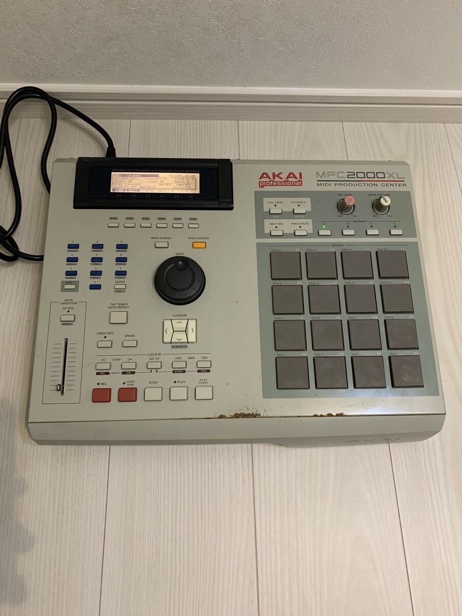 ★ проверка включения произведена ★ товар в состоянии "как есть" ★AKAI professional  AKAI  MPC2000XL MIDI PRODUCTION CENTER ...  ритм-машина