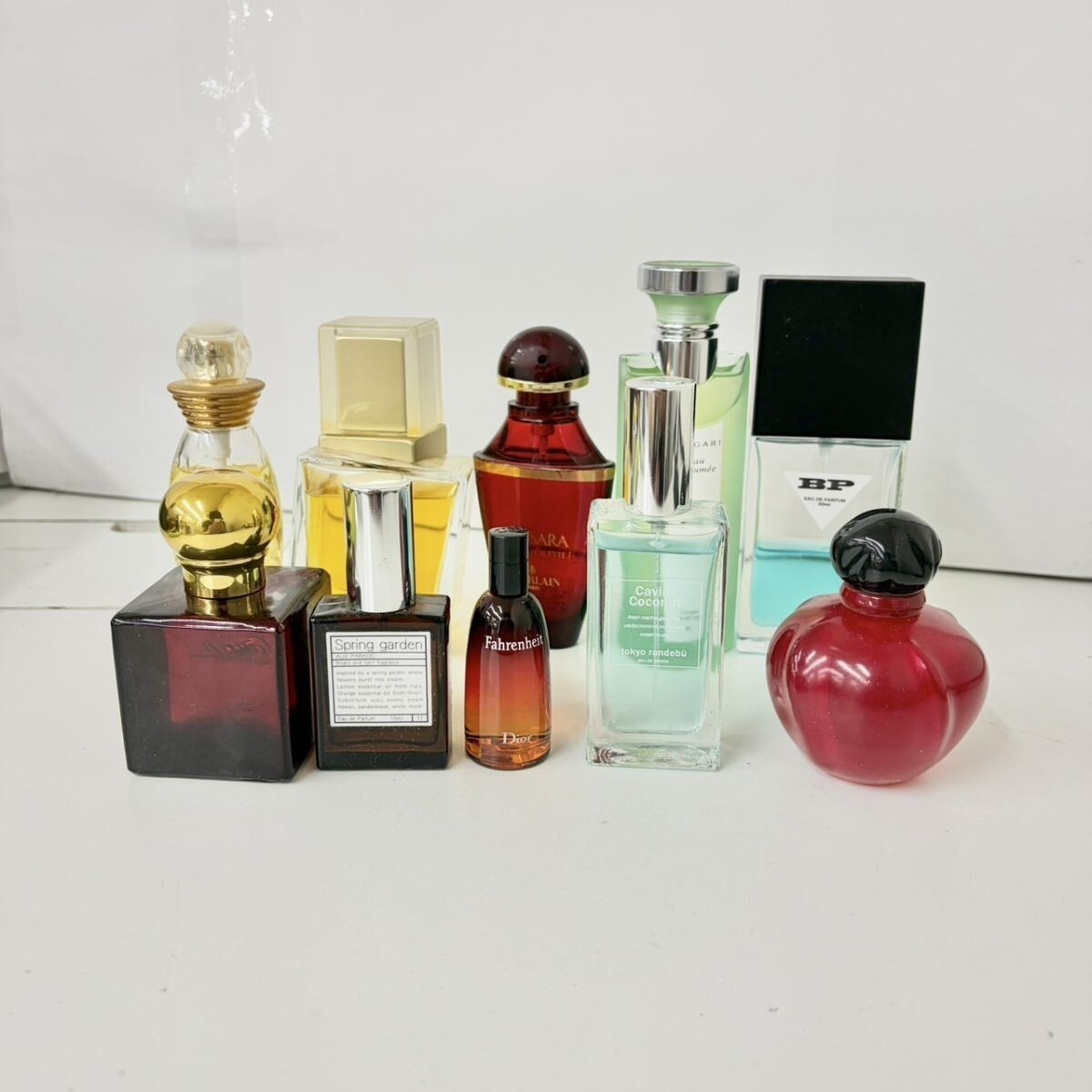 M067-■ ▲  женский   духи   10 предметов в наборе   Christian  Dior   Болгария ... ...  Guerlain    и тд.  IJ