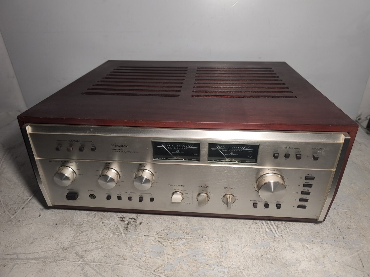 ☆Accuphase E-303X  усилитель  красивый   продаю как нерабочий    воспроизведение звука      возможно   немного  трудности  есть 1151