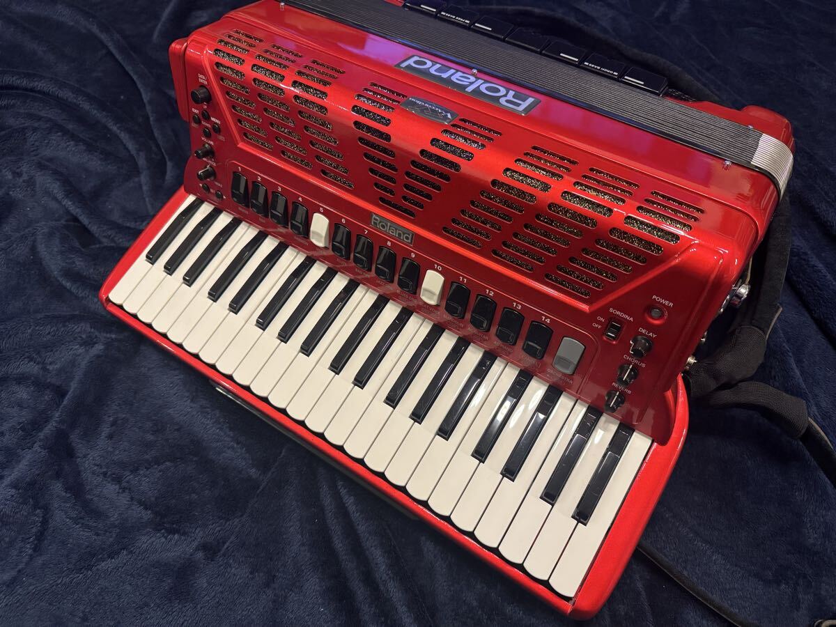 Roland  Roland  FR-7 RED V аккордеон     электронный  аккордеон