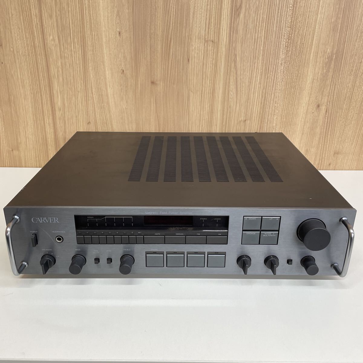 【F-4】 Carver receiver 900  усилитель   работает не стабильно  ... запах   есть   описание товара  обязательное чтение    товар в состоянии "как есть"  6594-120