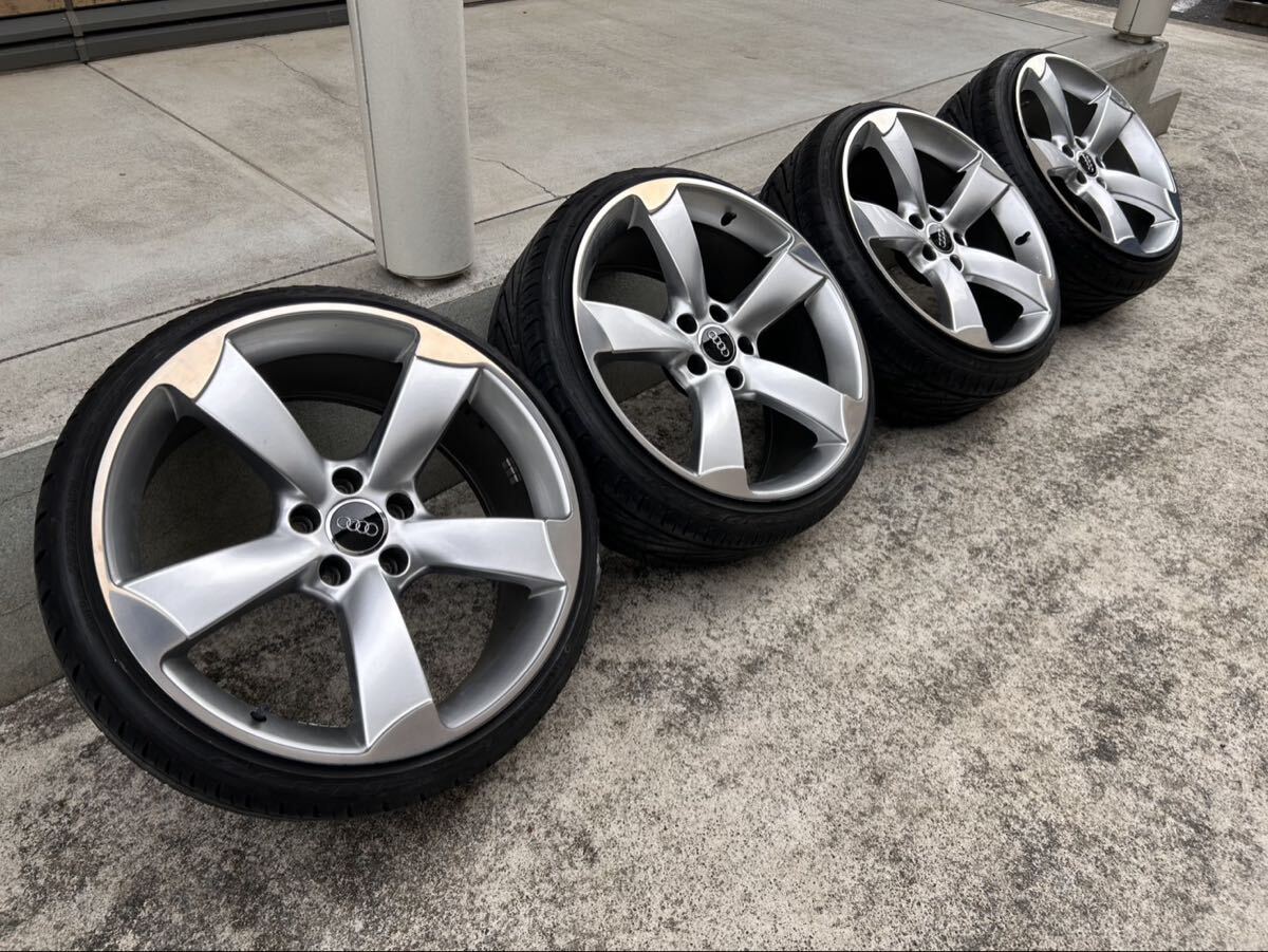 Audi ...　RS  оригинальные диски  　19 дюймов 　9j +33 pcd112  полиэстр ... обработка 　 большой остаток протектора   шина  идет в комплекте 　 диск  　 4 штуки  комплект  　 нецелевое использование  особенно