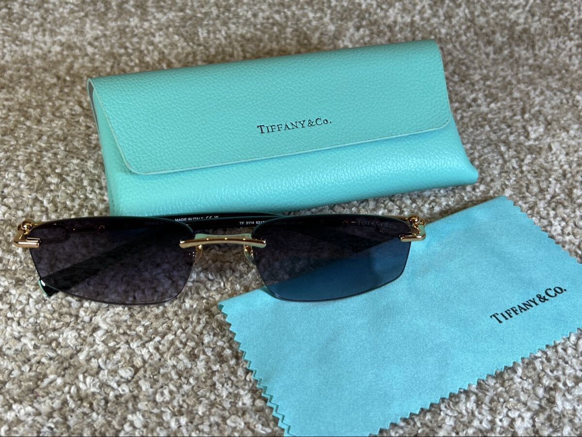 Tiffany Co ...　 солнцезащитные очки 　 черный 　 золотой 　 неиспользуемый