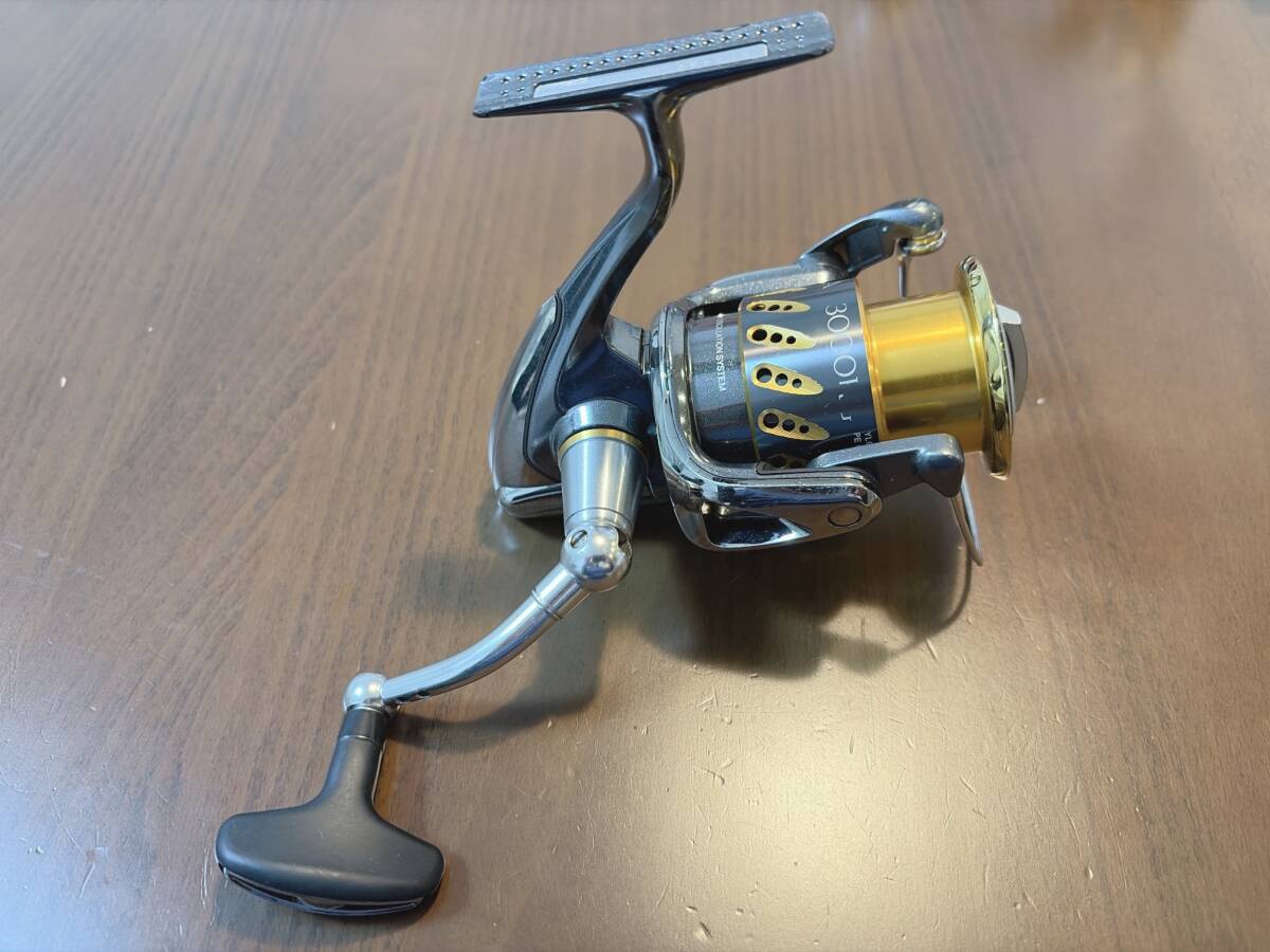 simano  07 Stella  3000HG SHIMANO 07 STELLA  катушка для спиннинга   подержанный товар