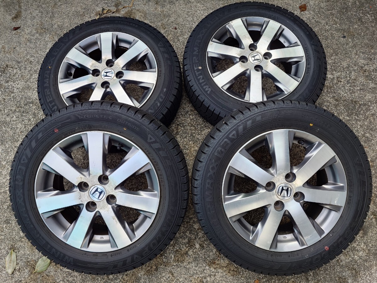 Хонда   Shuttle 　 серый  ...　 Fit 　 зимняя резина 　175/65R15  Dunlop  ...　WM03　 оригинальные диски   включено