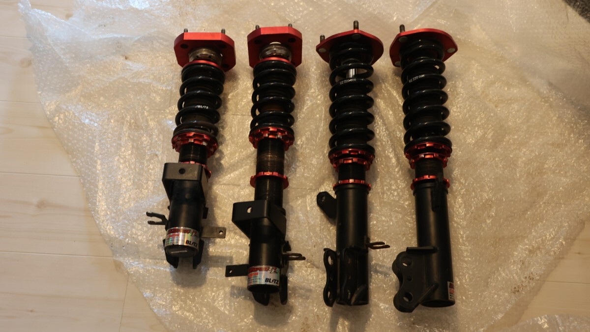 MR2 SW20 для   регулировка высоты машины  BLITZ DAMPER ZZ-R  подержанный товар   продаю как нерабочий    аммортизаторы   BLITZ