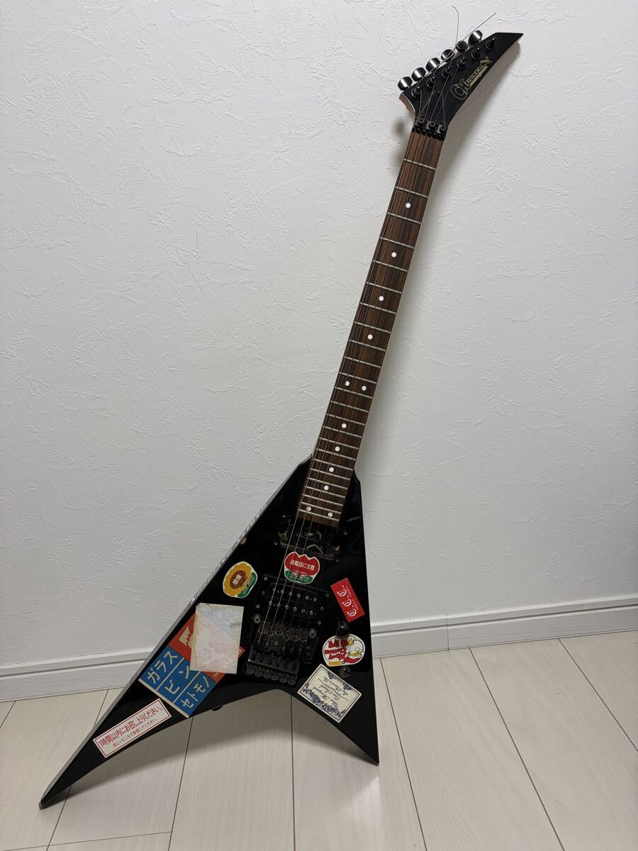 Charvel  Charvel  ...  линия ...V тип   электро-гитара  черный