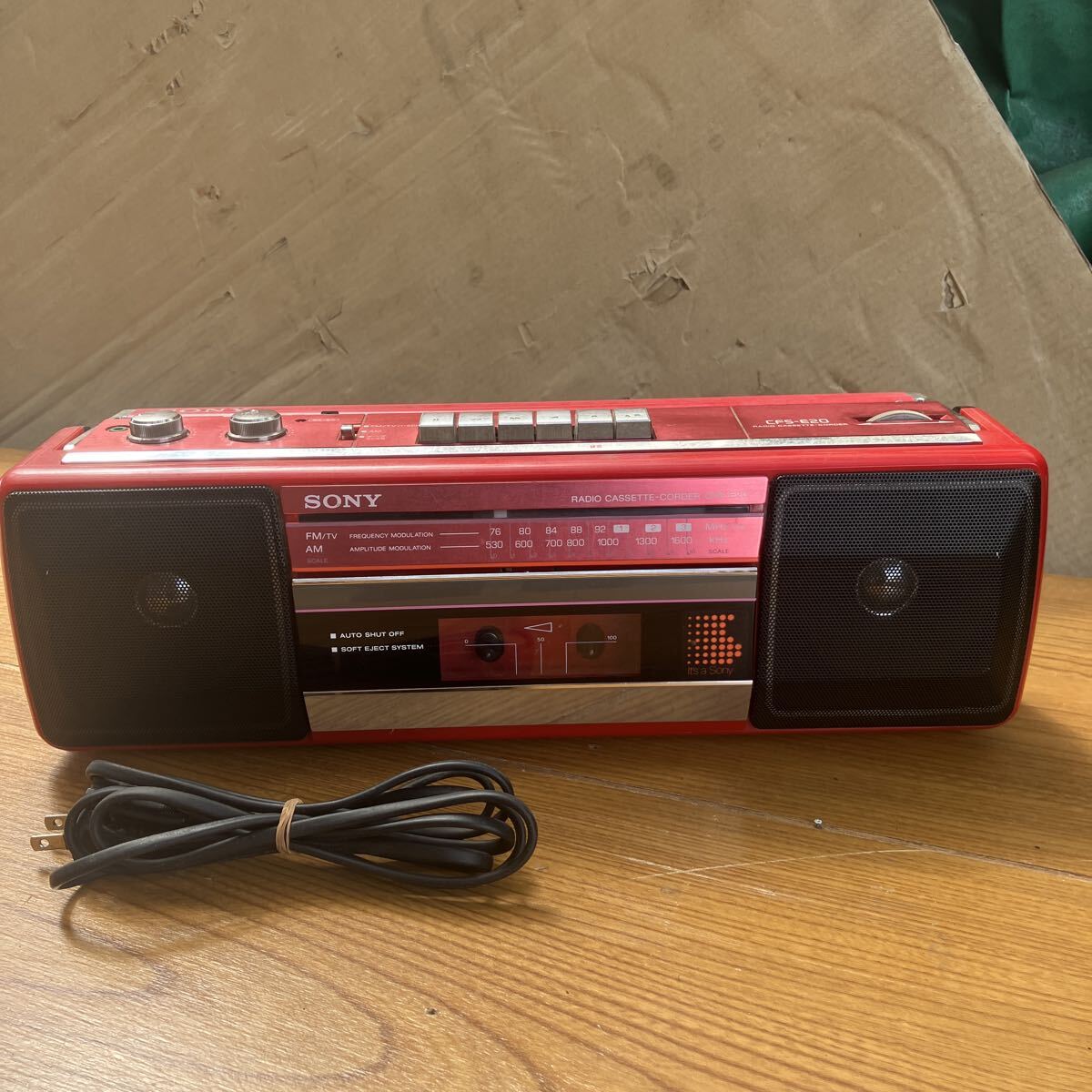 SONY CFS-20  магнитола 　 продаю как нерабочий  2004 год выпуска