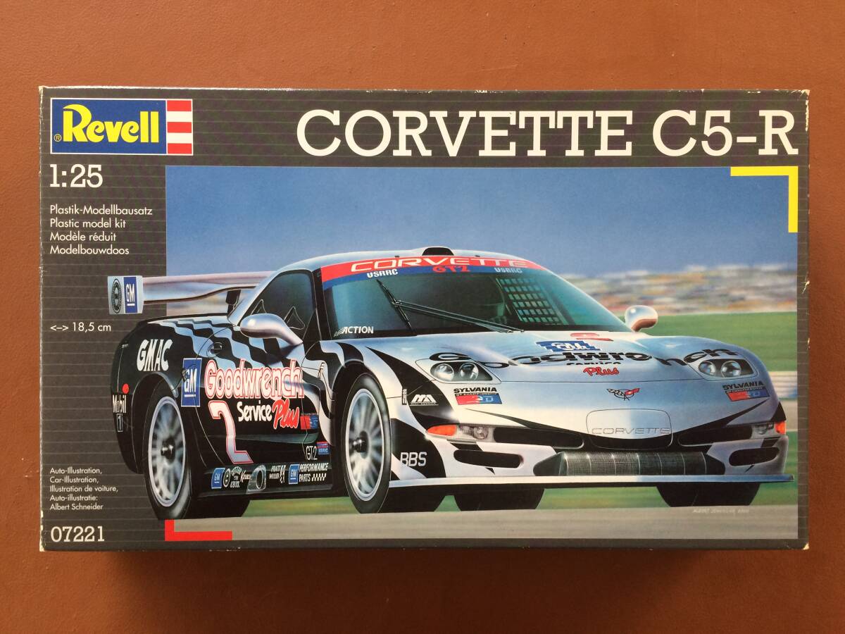 1/25　Revell　 уровень  　CORVETTE C5-R