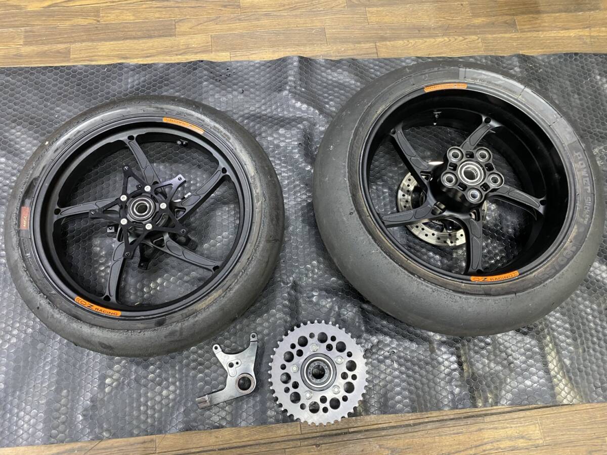 BMW S1000RR （2009-2018）　OZ RACING  race   личное пользование  OZ PIEGA R　SBK передний и задний  диск  　M1000R（19-25） монтаж   Запчасти  есть