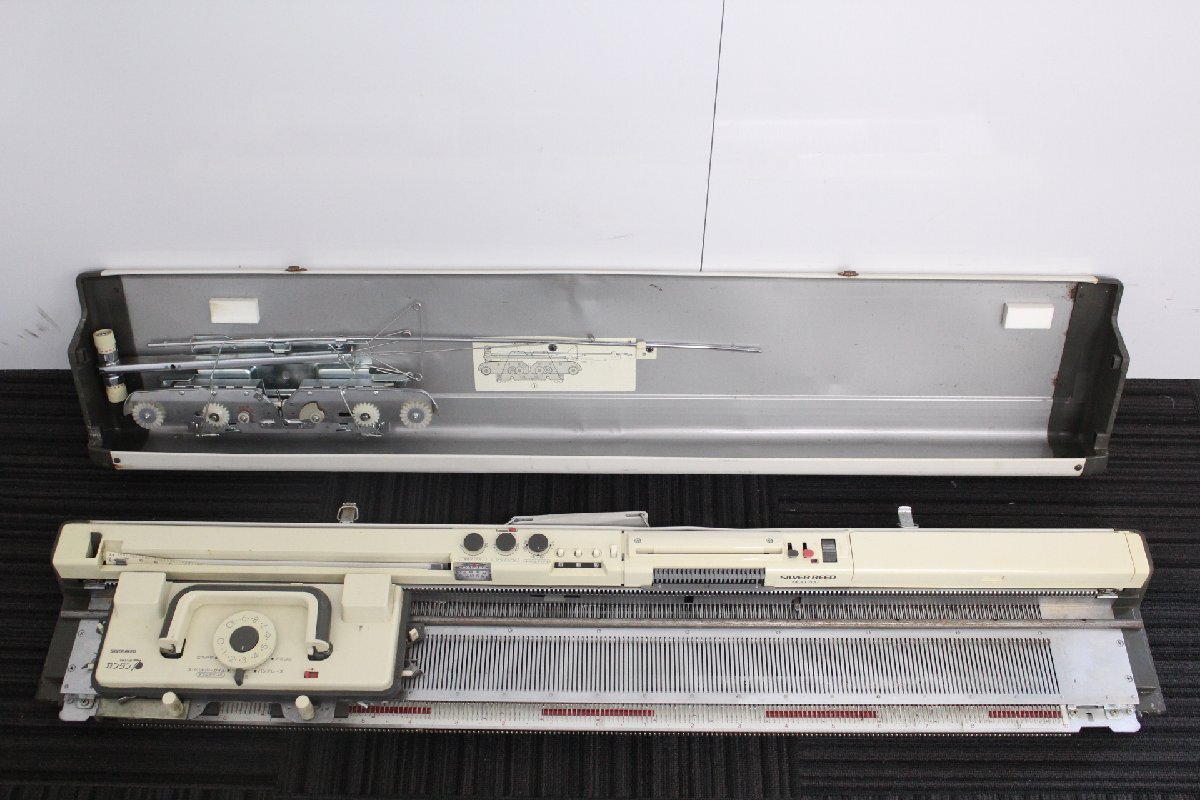☆【2W1023-6】 SILVER REED  SILVER REED  вязальная машинка  SK700 MOD700  просто  70 PUNCH CARD  продаю как нерабочий