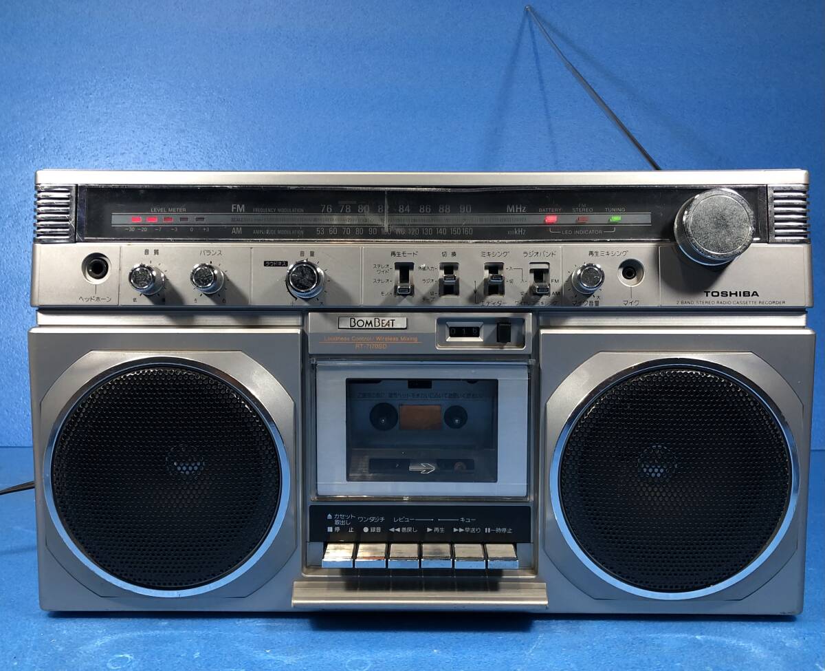 TOSHIBA BOMBEAT RT-7170SD  Toshiba   стерео   радио   кассета  магнитофон 2BAND STEREO CASSETTE RECORDER  рабочий товар    редко встречающийся