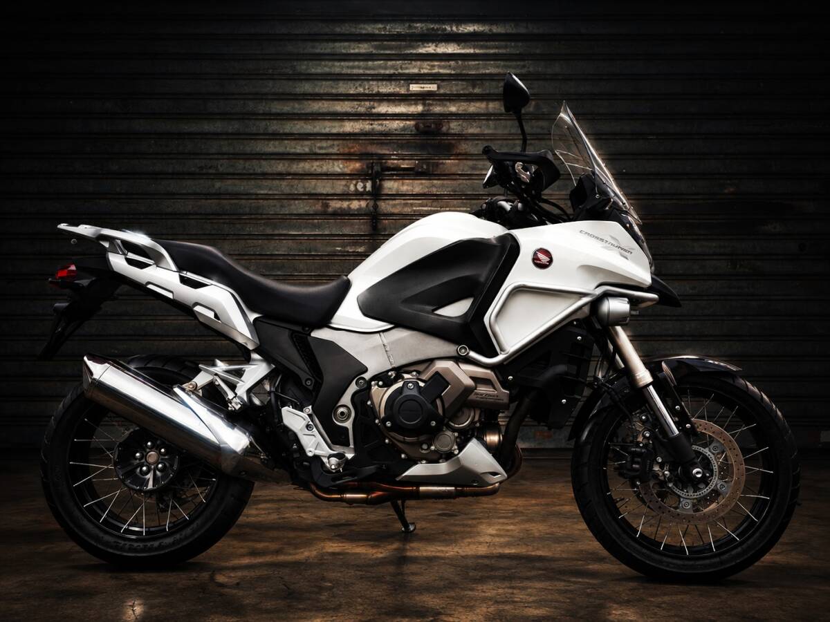 VFR1200X DCT  крест   TOURER  2012 год  7367㎞  длинный   экран  EG защита    противотуманные фары  ...120 раз (... ... twin  VFR1200F NC750X
