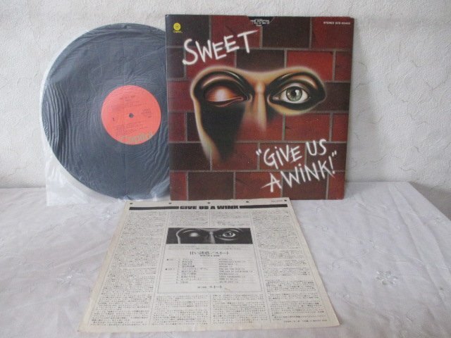 (HAR)... шт.   даже ... стоимость доставки /LP/ пластинка / сладкий .../SWEET/GIVE US A WINK/CAPITOL ECS80460/ деформация  пиджак