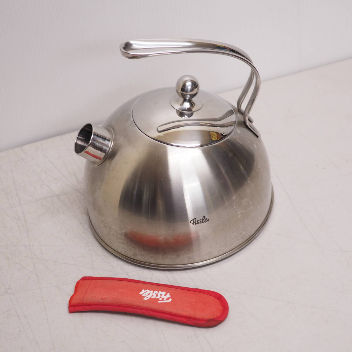 39 Fissler ... ... *  ... 2805  размер  ： дно  диаметр 21cm  высота ( ручка   до )22cm состояние    высота ( ручка   *   крышка ... в начале )13cm состояние   ... Запчасти  отсутствие