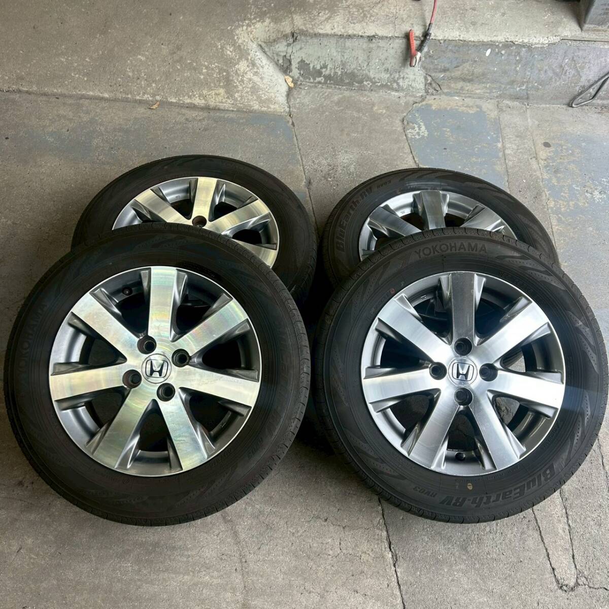 4 отверстие ■ Хонда  оригинальный  2024 год выпуска   YOKOHAMA   BluEarth 185/65R15  4 штуки  ■041301K
